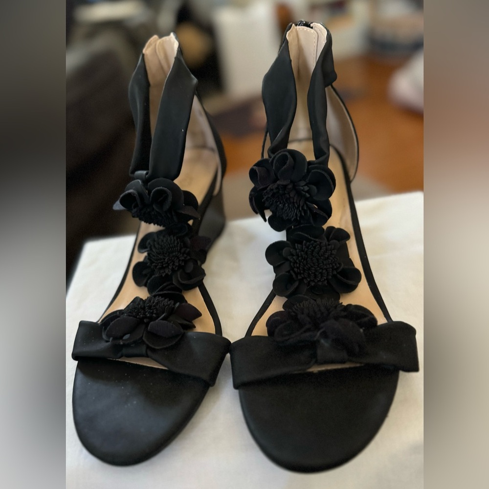 Black wedge Harlequin chic flower t-strap wedge sandals with soft tubular straps